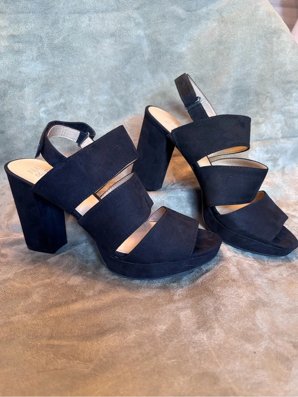 NATURALIZER SZ 8.5 Black Faux Suede Platform Block Heel Strappy/Adjust. Sandals